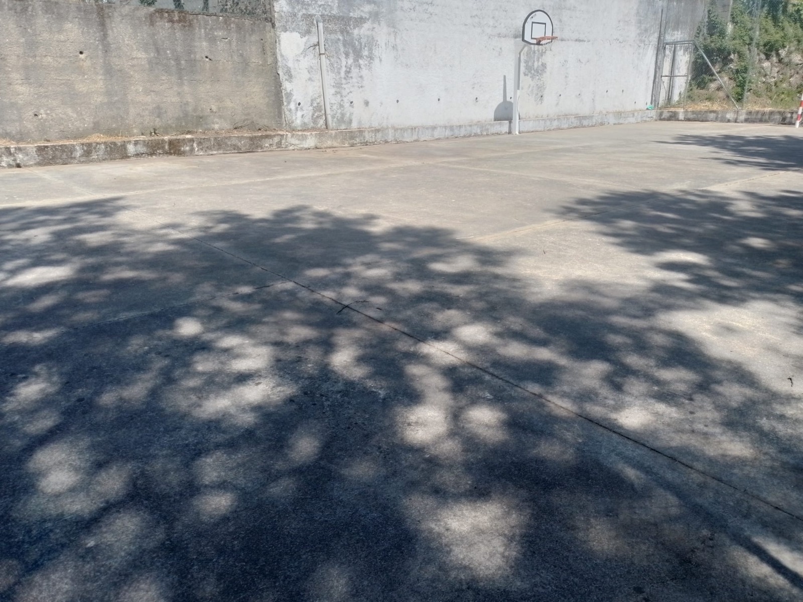Beneficiação do caminho e do espaço desportivo adjacente ao Loteamento do Ribeiro Negro